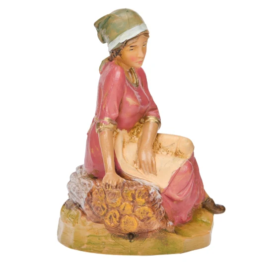 Fontanini Zillah the Villager - 5" Scale - Image 3