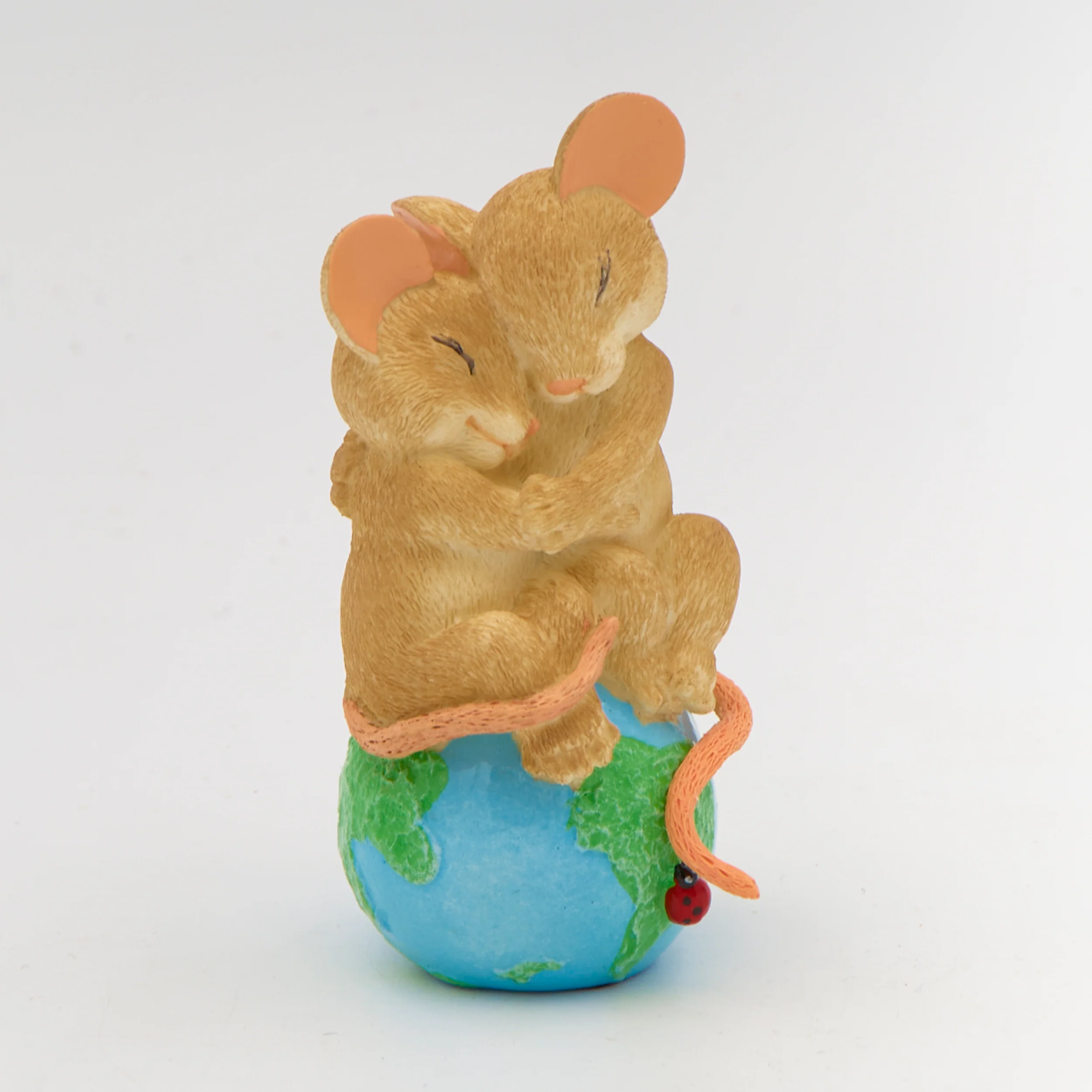 Charming Tails Peace on Earth Figure - Image 2
