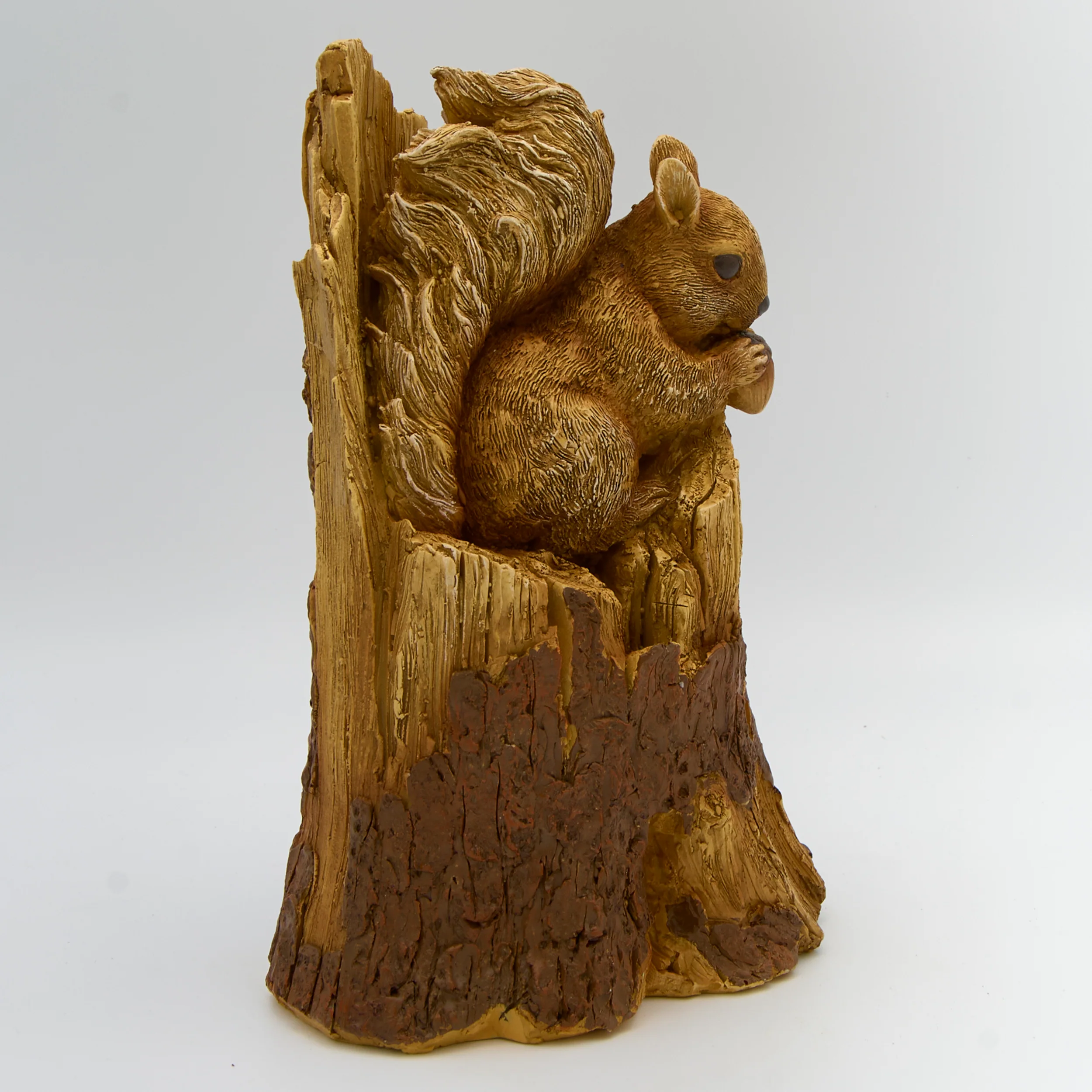 Squirrel in Tree Trunk Garden Statue – Timber Tails Collection - Image 2