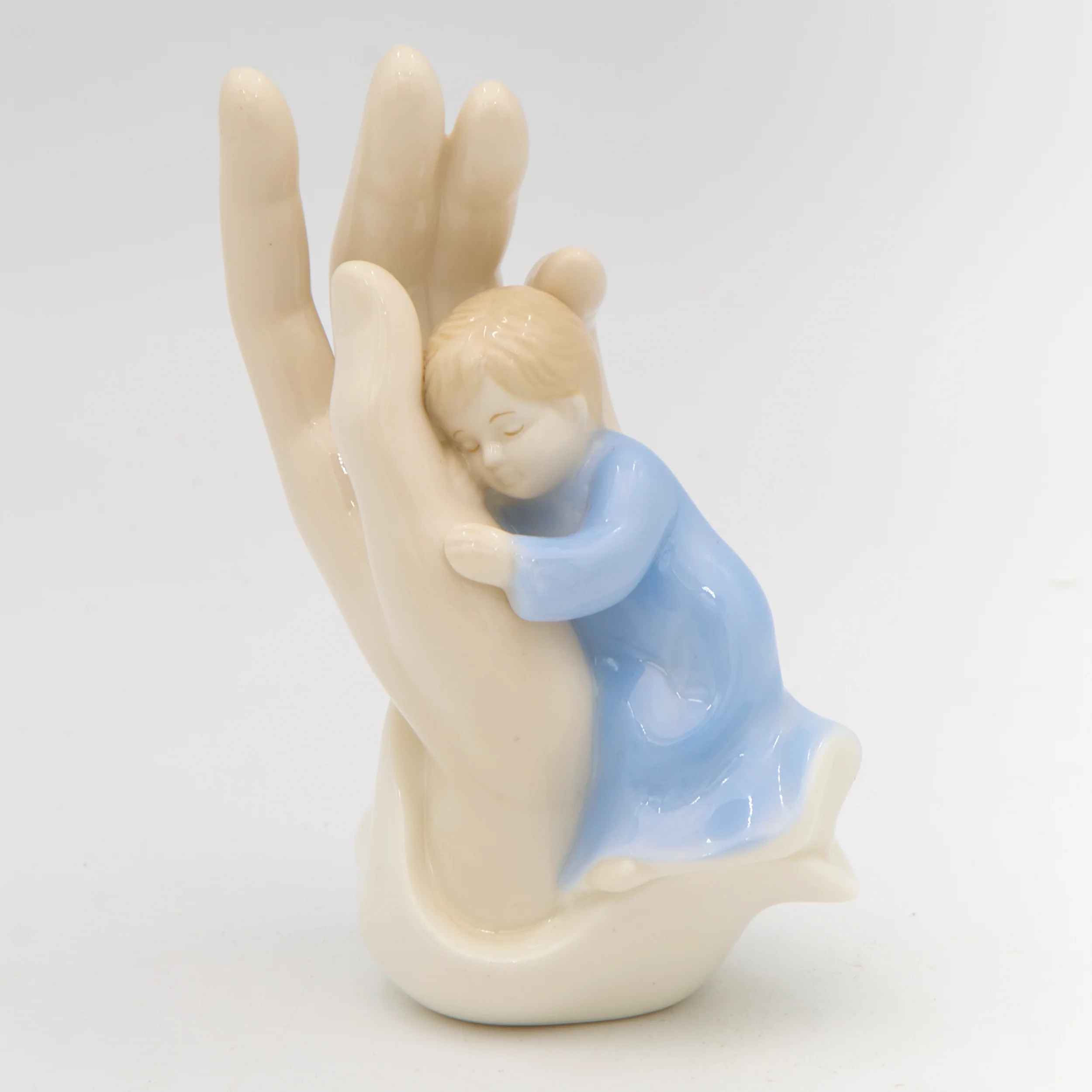 Safe in His Hands Figure - Valencia Collection - Image 6